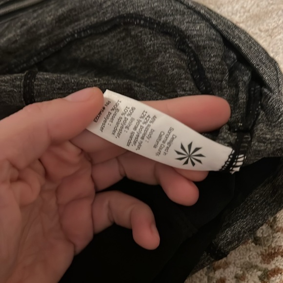 ATHLETA METRO SKORT IN HEATHER CHARCOAL GRAY SIZE XS FITS UP TO MEDIUM - Picture 5 of 6